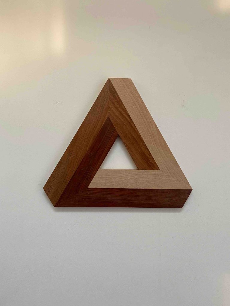 Een drie hoek die opzich zelf uitkomt | Hajohout.nl