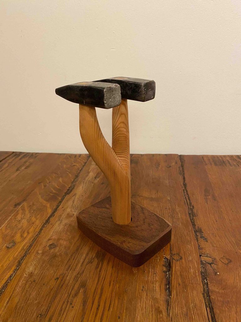 Een hamer met twee koppen | Hajohout.nl