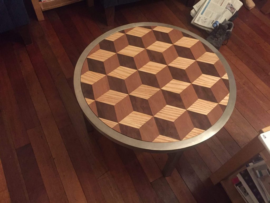 Tafel met blokjes patroon met 3D effect